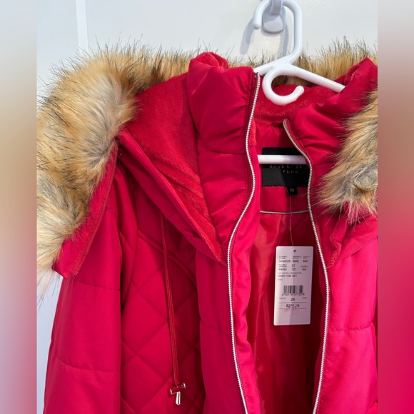 Women’s Plus Size Red Winter Coat - Picture 5 of 5